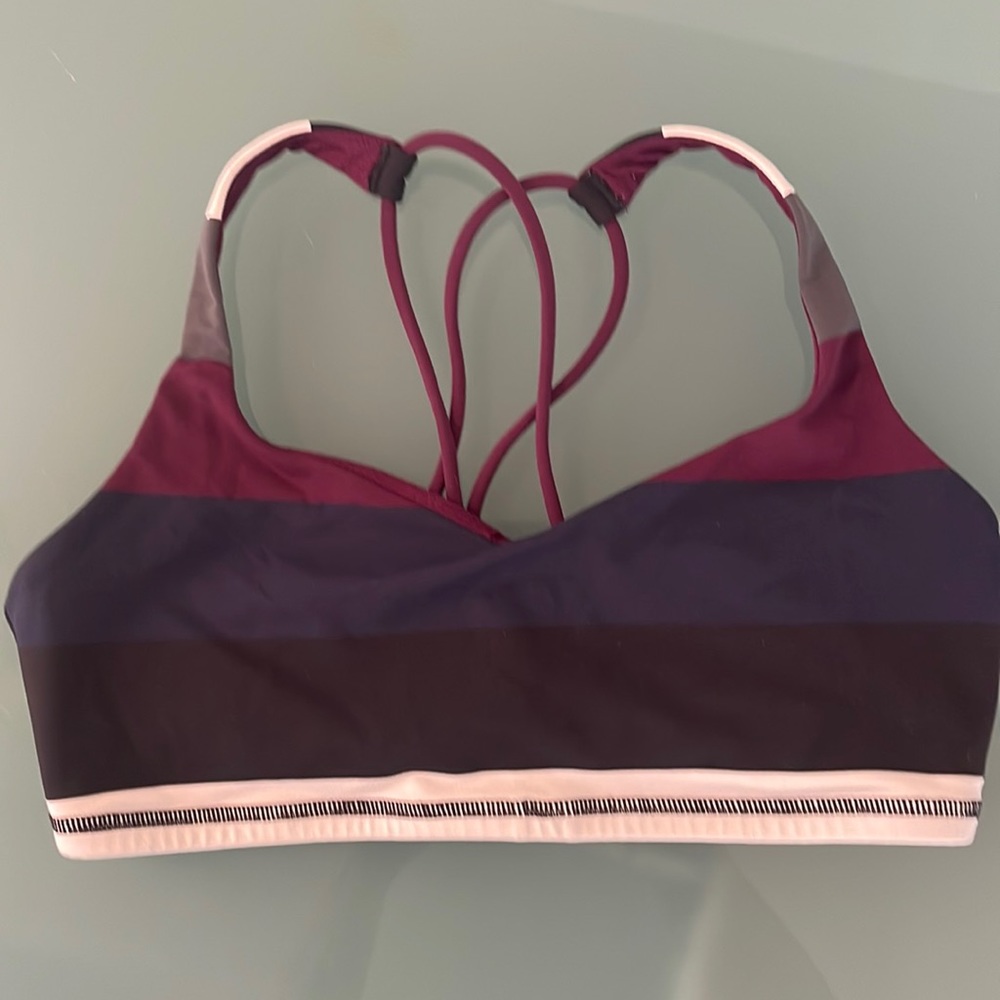 Lululemon free to be sports bra